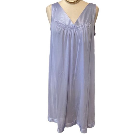 Vintage Vanity Fair Periwinkle Sleep gown USA Floral M - Picture 1 of 11
